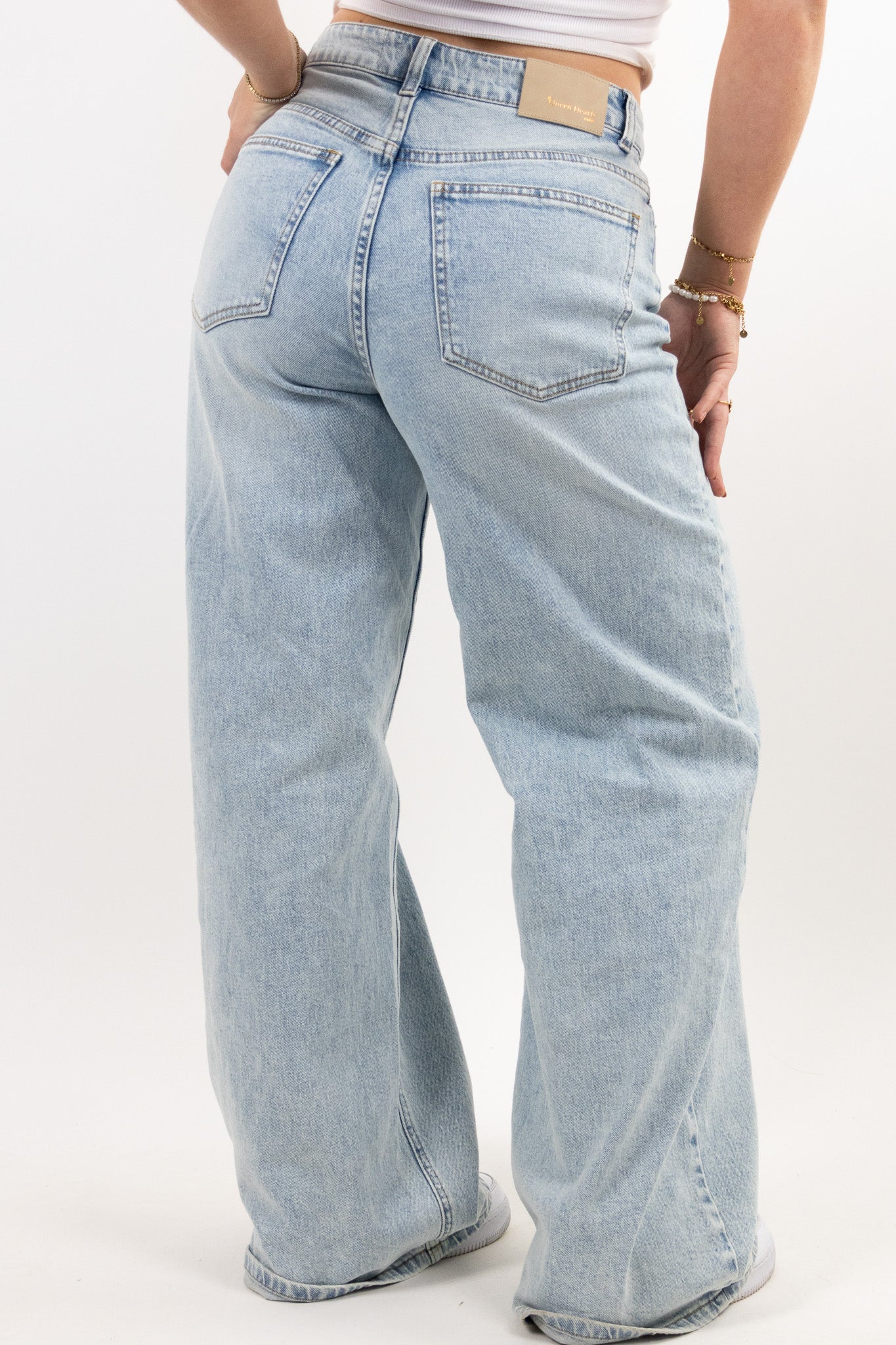Aurora – Wide-Leg Jeans with Front Drawstrings