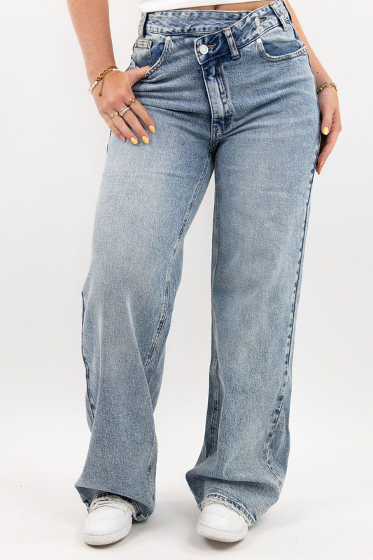 Luna – Classic Wide-Leg Jeans