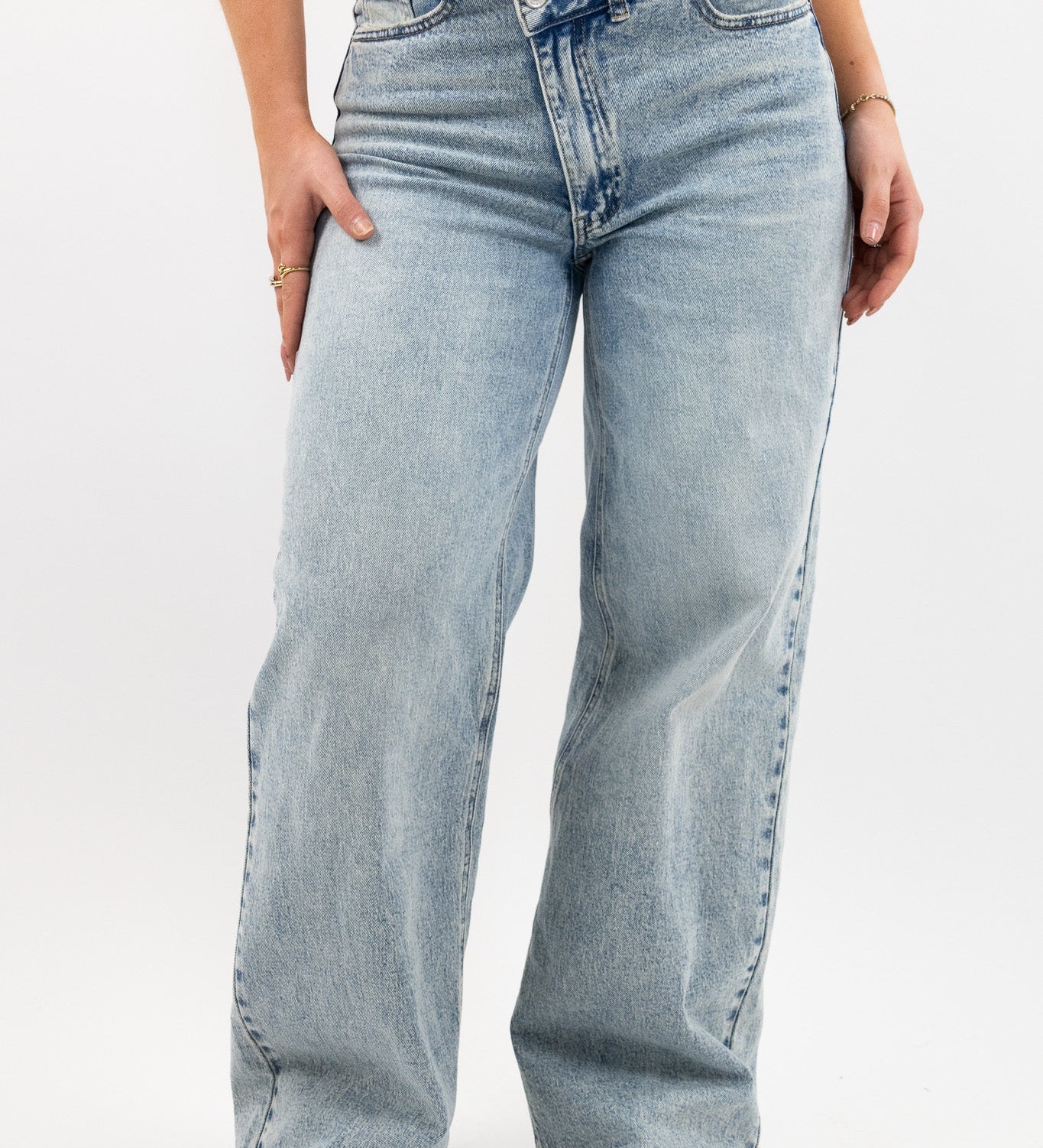 Luna – Classic Wide-Leg Jeans
