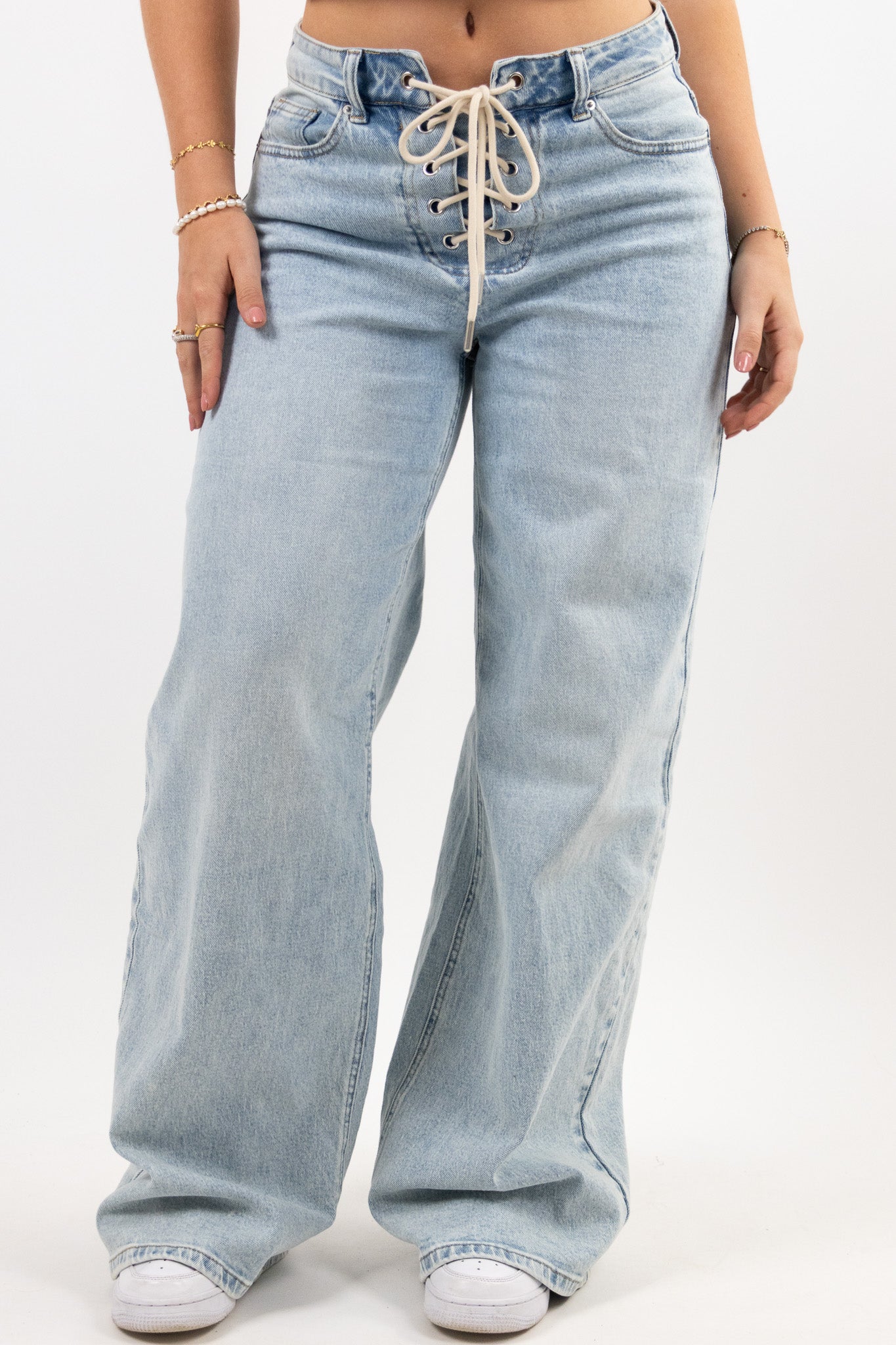 Aurora – Wide-Leg Jeans with Front Drawstrings