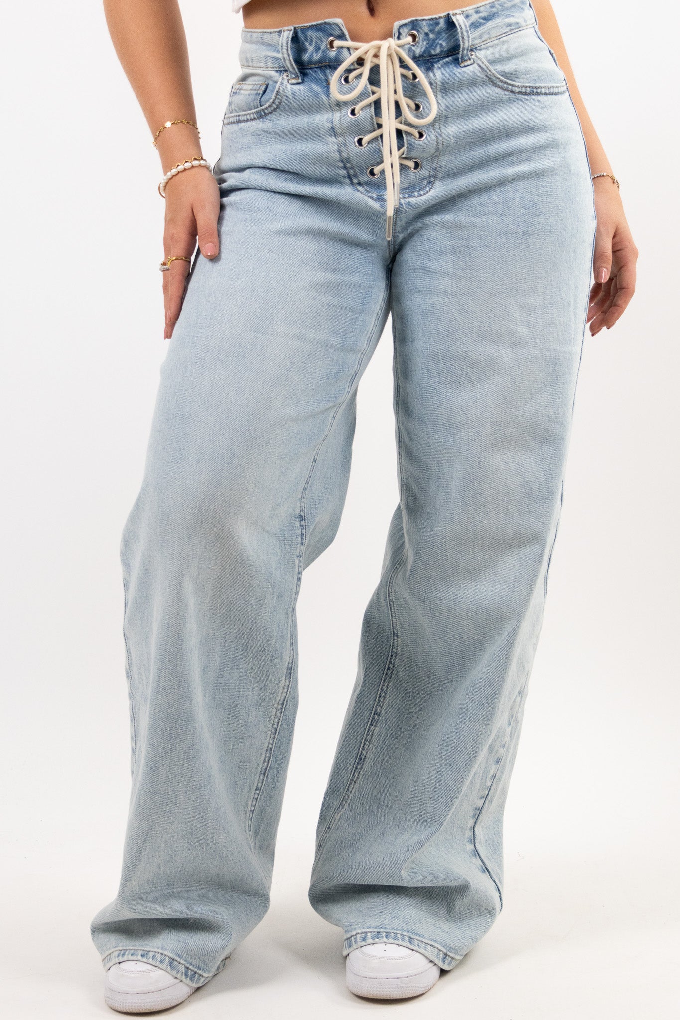 Aurora – Wide-Leg Jeans with Front Drawstrings